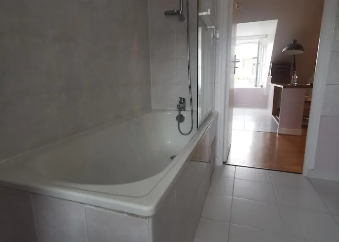 Les Bois Flottes 아파트 *